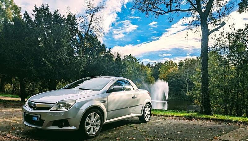 Gebraucht Opel Tigra 90 PS (66 kW) 2008 Silber Cabrio
