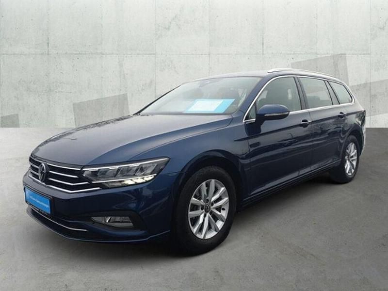 Gebraucht VW Passat Business 150 PS (110 kW) 2023 Blau Kombi