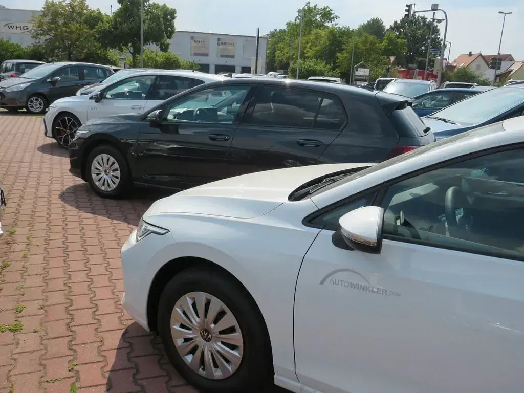 Neu VW Golf VIII 116 PS (85 kW) 2026 Grau Limousine