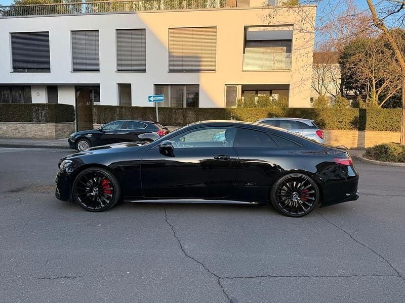 Schwarz Gebraucht 2017 Mercedes E400 AMG line Coupé | 34.500 € (Etwas zu teuer) - Bild 1/4