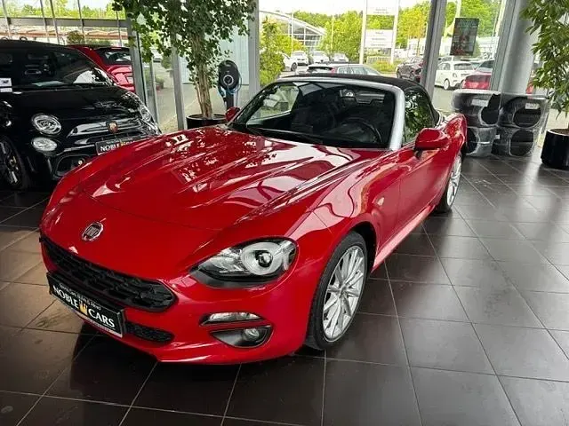 Gebraucht Fiat 124 Spider Lusso 140 PS (102 kW) 2018 Rosso passione Cabrio