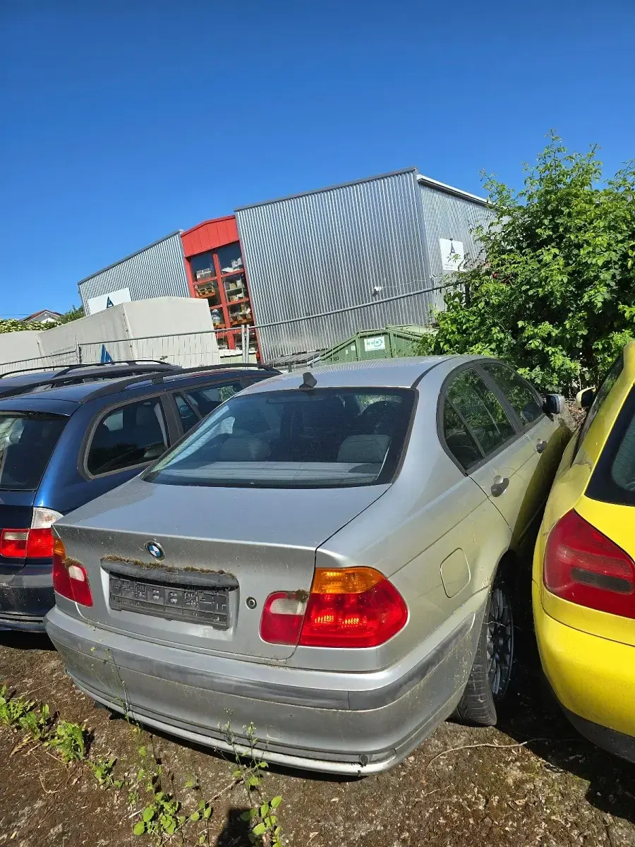 Gebraucht BMW 320 150 PS (110 kW) 2004 Silber Limousine