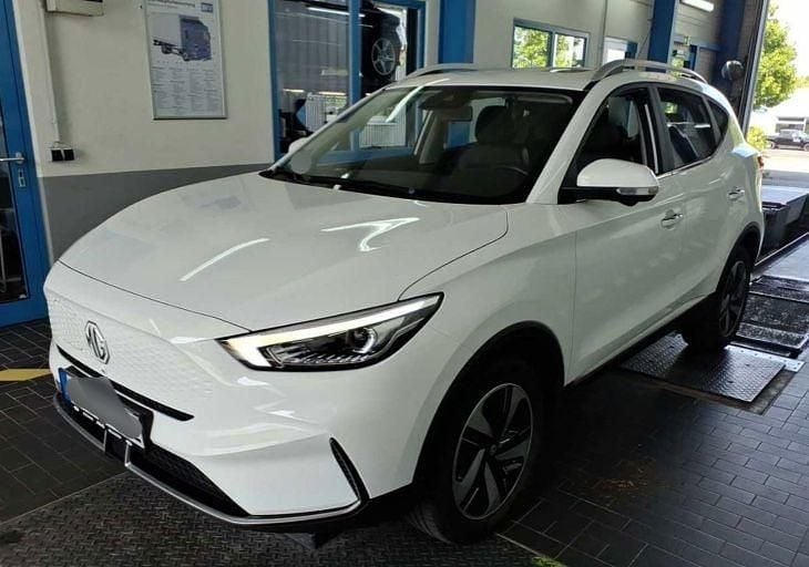 Weiß Gebraucht 2022 MG ZS Luxury Limousine | 16.541 € (Guter Preis) - Bild 1/4