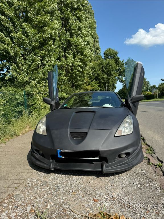 Schwarz Gebraucht 2000 Toyota Celica Coupé | 4.000 € (Etwas zu teuer) - Bild 1/4