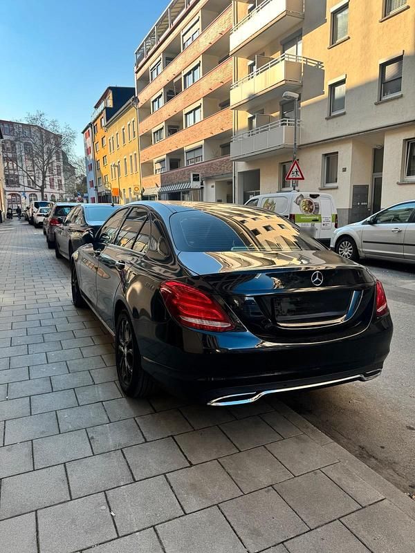Gebraucht Mercedes C220 170 PS (125 kW) 2015 Schwarz Limousine