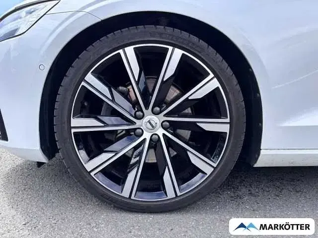 Gebraucht Volvo S60 145 PS (106 kW) 2023 Limousine