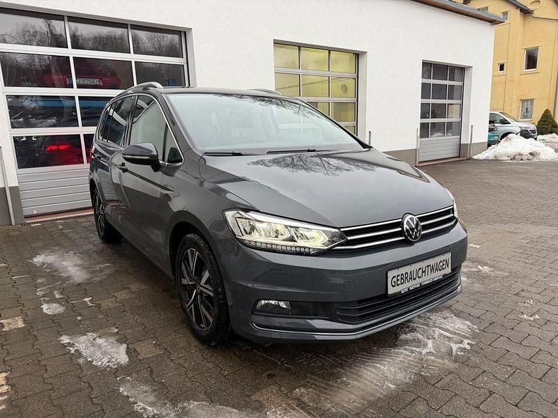 Gebraucht VW Touran Highline 150 PS (110 kW) 2021 Grau Van / Kleinbus
