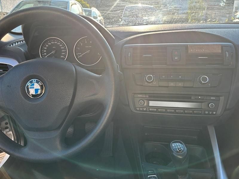 Gebraucht BMW 114 102 PS (75 kW) 2013 Weiß Kleinwagen