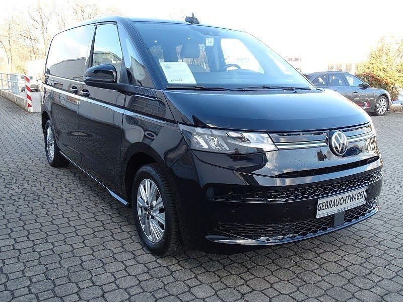 Second-hand VW Multivan Advance 150 CP (110 kW) 2024 Negru Monovolum