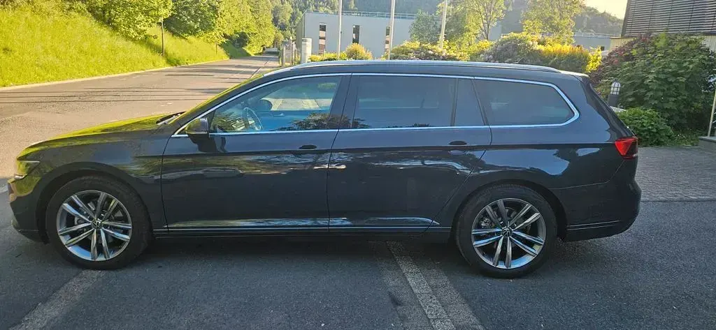 Gebraucht VW Passat 150 PS (110 kW) 2021 Limousine