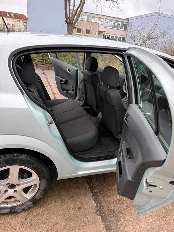 Gebraucht Opel Astra 90 PS (66 kW) 2009 Silber Limousine