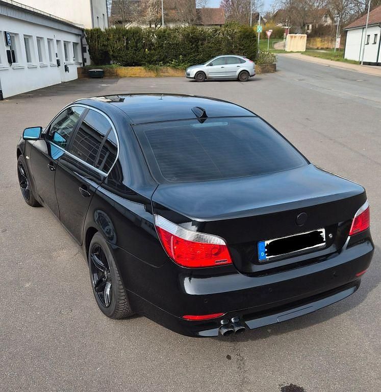 Second-hand BMW 525 218 CP (160 kW) 2005 Negru Berlinǎ