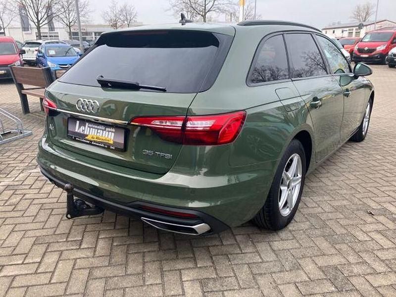 Gebraucht Audi A4 Basis 150 PS (110 kW) 2023 Grün Kombi