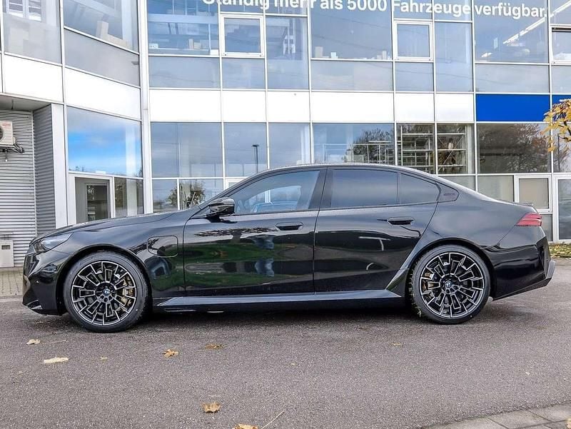 Gebraucht BMW M5 Performance 727 PS (534 kW) 2025 Saphirschwarz metallic Limousine