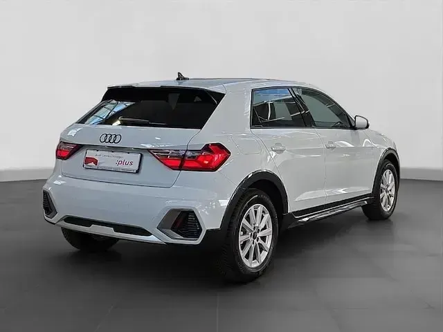 Gebraucht Audi A1 Basis 116 PS (85 kW) 2025 Gletscherweiß metallic SUV