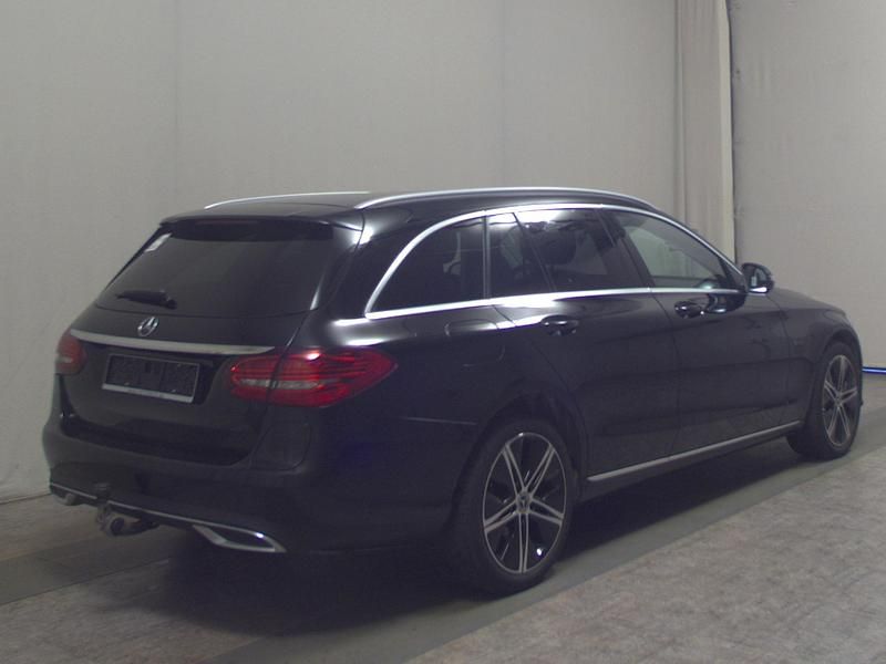 Gebraucht Mercedes C300e 306 PS (225 kW) 2021 Schwarz Kombi
