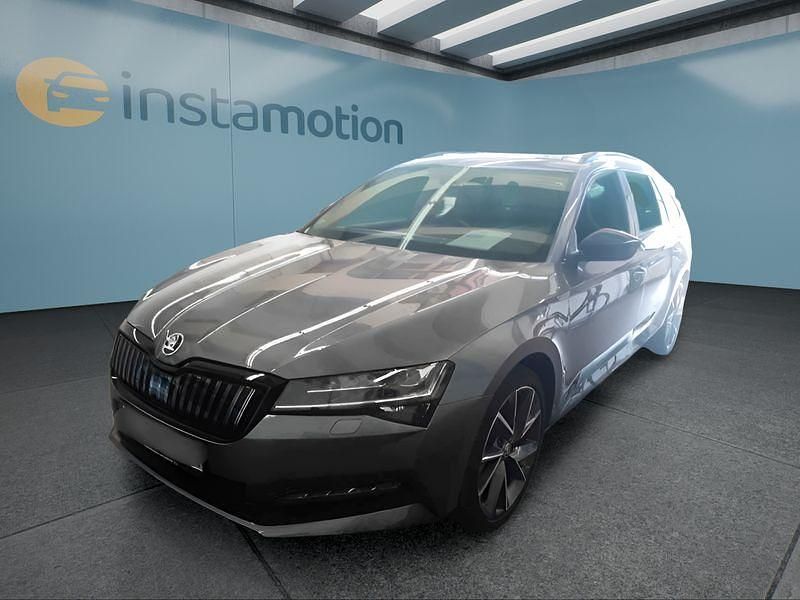 Grau Gebraucht 2023 Skoda Superb Kombi | 31.649 € (Fairer Preis) - Bild 1/4