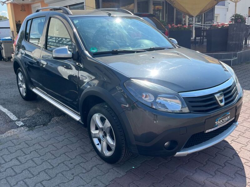Gebraucht Dacia Sandero Stepway 84 PS (61 kW) 2011 Grau Kleinwagen