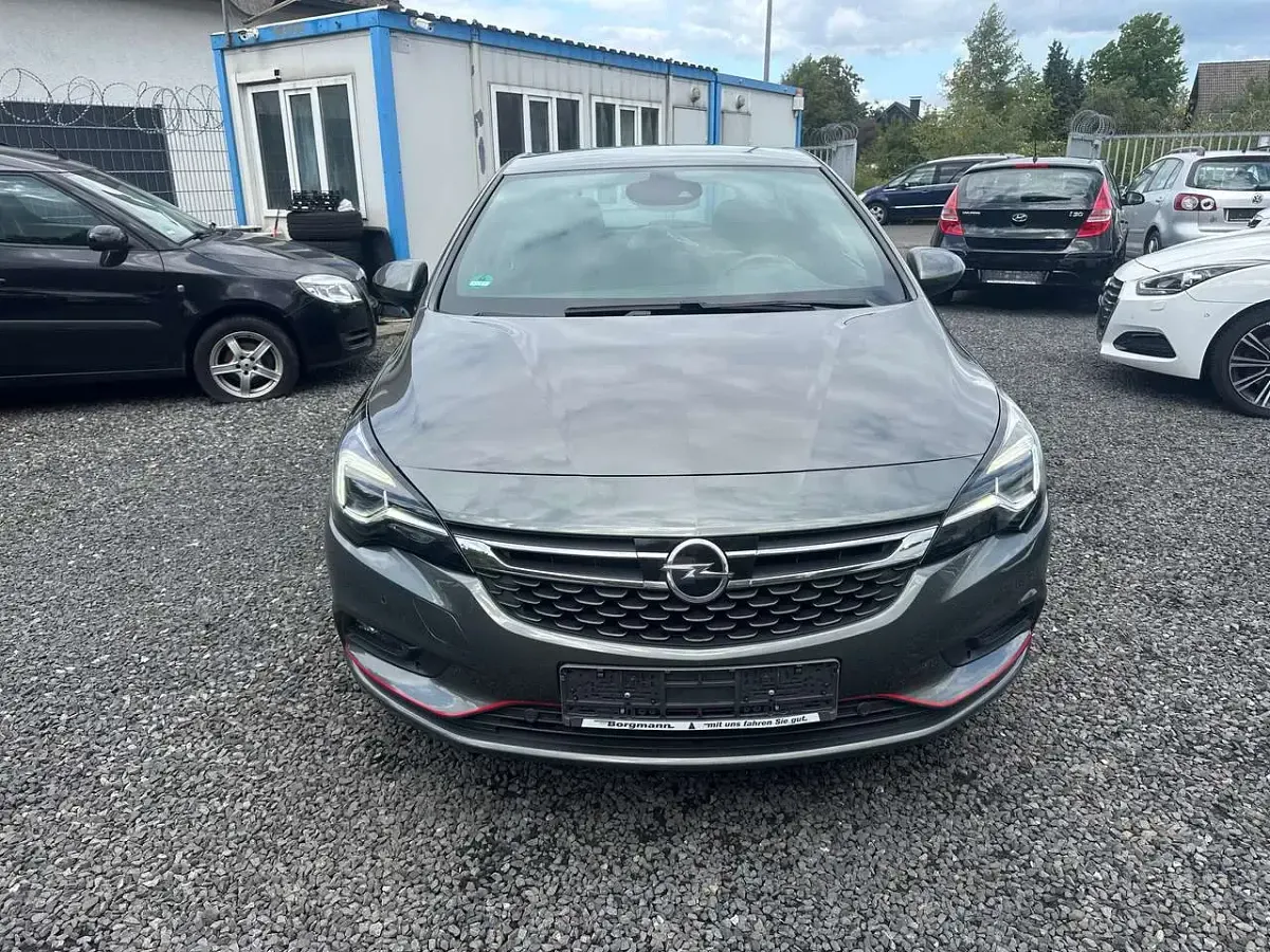 Gebraucht Opel Astra Dynamic 200 PS (147 kW) 2017 Quarz grau Kleinwagen