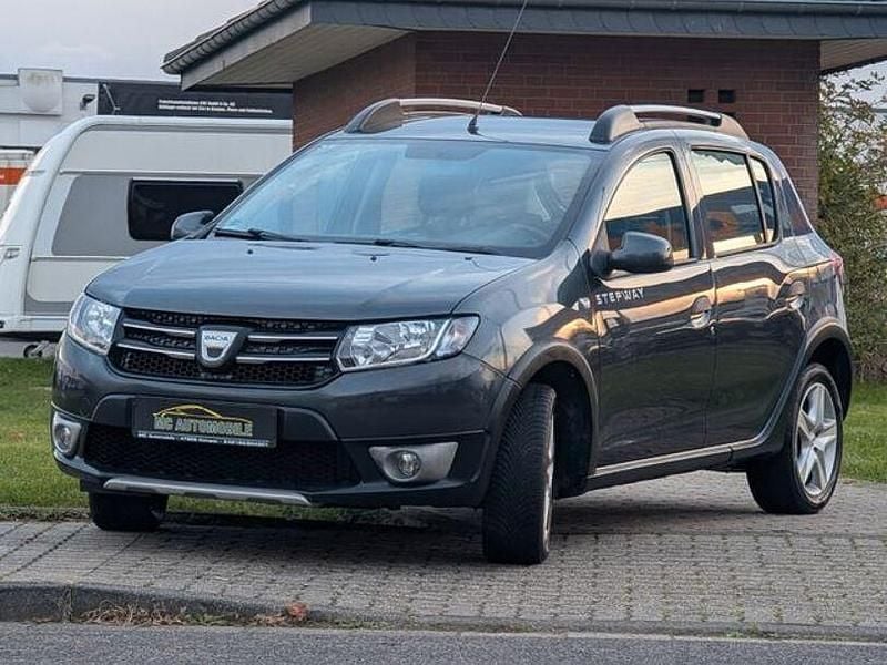 Gebraucht Dacia Sandero Prestige 90 PS (66 kW) 2016 Grau Kleinwagen