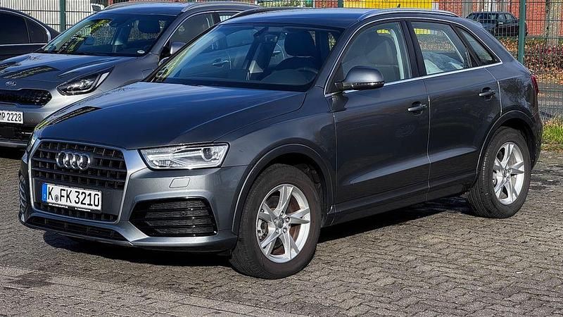 Grau Gebraucht 2018 Audi Q3 S-Line SUV | 21.000 € (Superpreis) - Bild 1/4