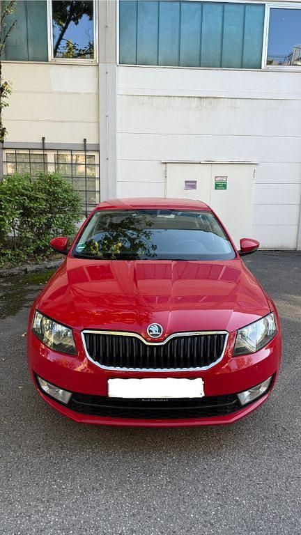 Rot Gebraucht 2013 Skoda Octavia Active Limousine | 6.800 € (Fairer Preis) - Bild 1/4