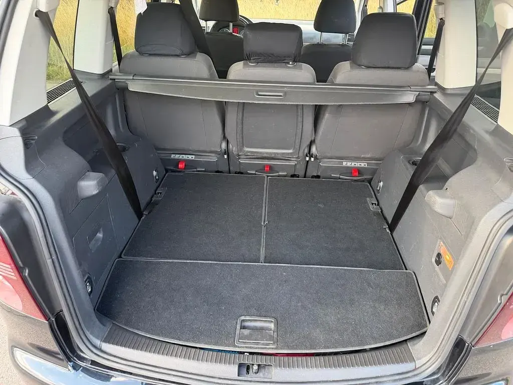 Gebraucht VW Touran Trendline 140 PS (102 kW) 2008 Schwarz Van / Kleinbus