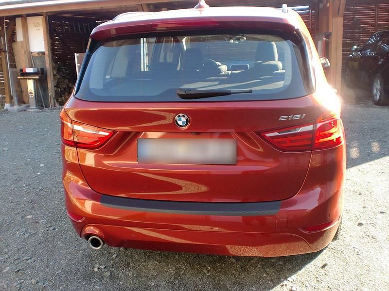 Gebraucht BMW 218 Advantage 140 PS (102 kW) 2020 Orange Kombi