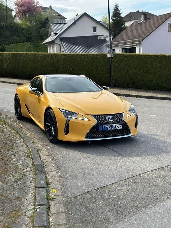 Gelb Gebraucht 2019 Lexus LC 500 Coupé | 74.899 € (Fairer Preis) - Bild 1/4