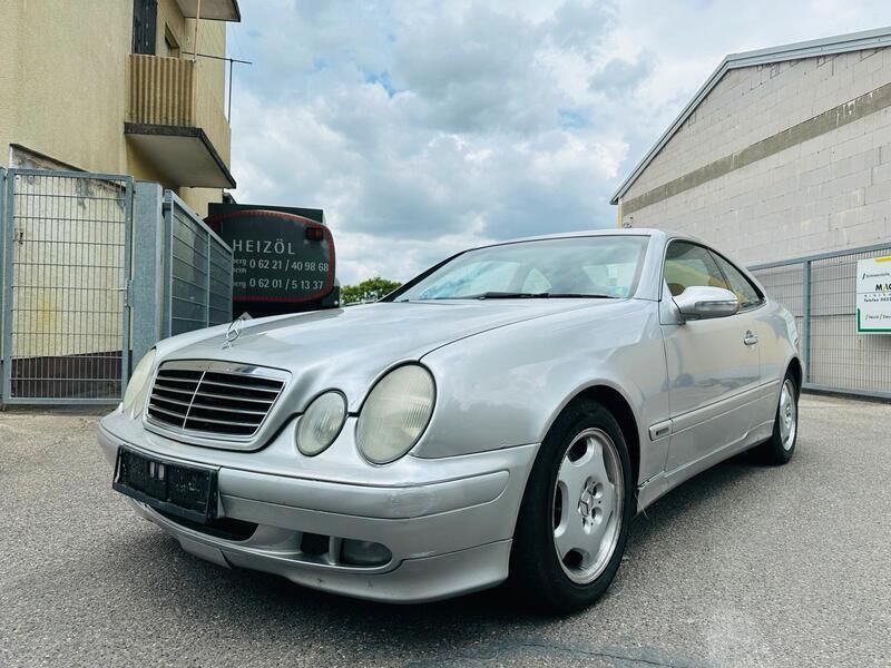 Silber Gebraucht 2000 Mercedes CLK200 Elegance Coupé | 1.200 € (Etwas zu teuer) - Bild 1/4