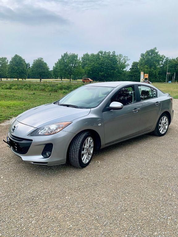 Grau Gebraucht 2012 Mazda 3 Edition Limousine | 5.300 € (Guter Preis) - Bild 1/4