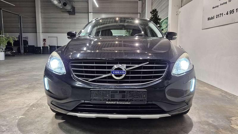 Gebraucht Volvo XC60 150 PS (110 kW) 2016 Onyx black / metallic SUV