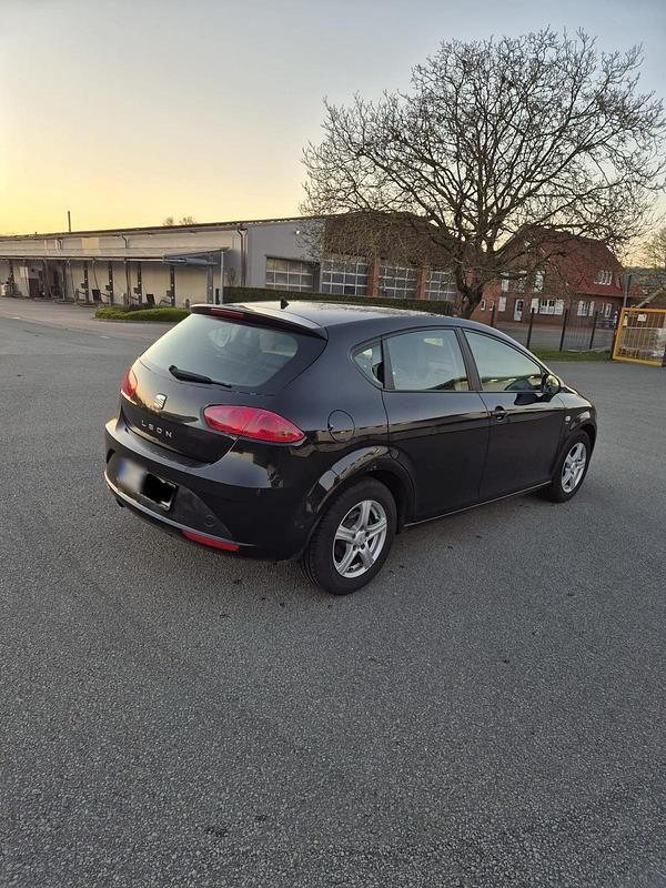Gebraucht Seat Leon 105 PS (77 kW) 2010 Schwarz Kleinwagen