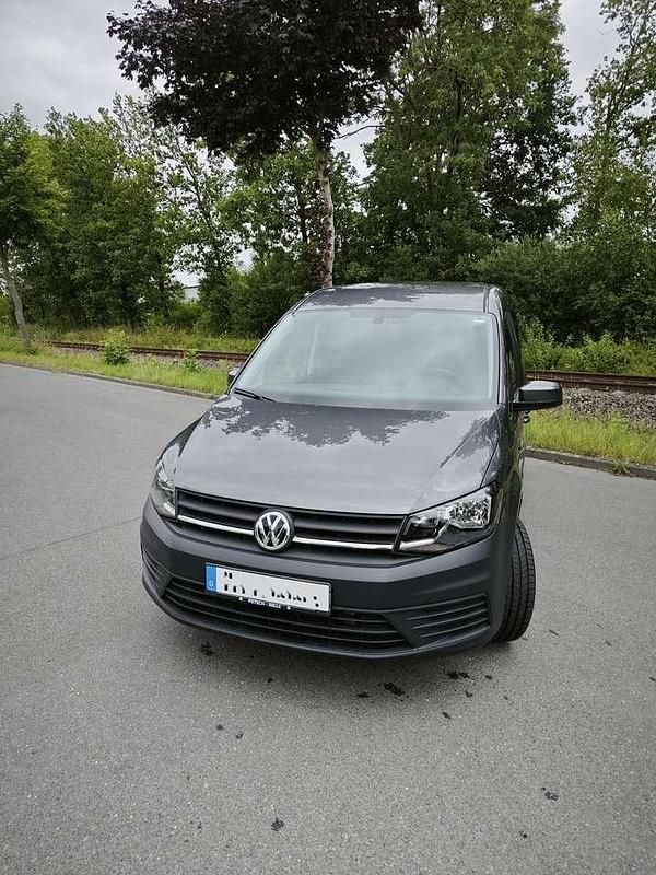 Grau Gebraucht 2020 VW Caddy Maxi Trendline Van / Kleinbus | 23.750 € (Guter Preis) - Bild 1/4