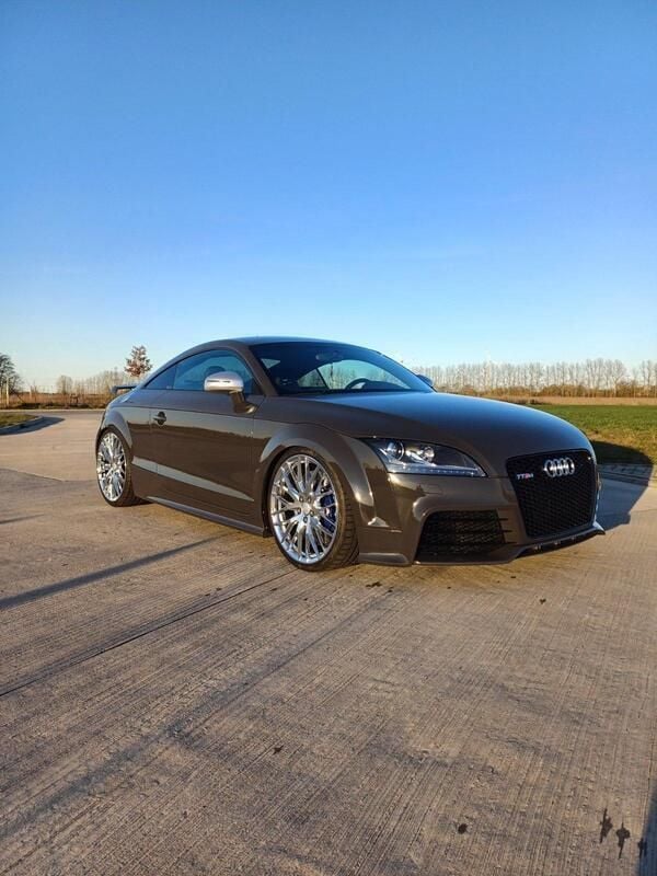Grau Gebraucht 2011 Audi TT RS Coupé | 33.800 € - Bild 1/4