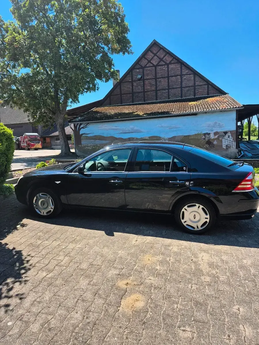 Usado Ford Mondeo 125 CV (91 kW) 2006 Negro Berlina