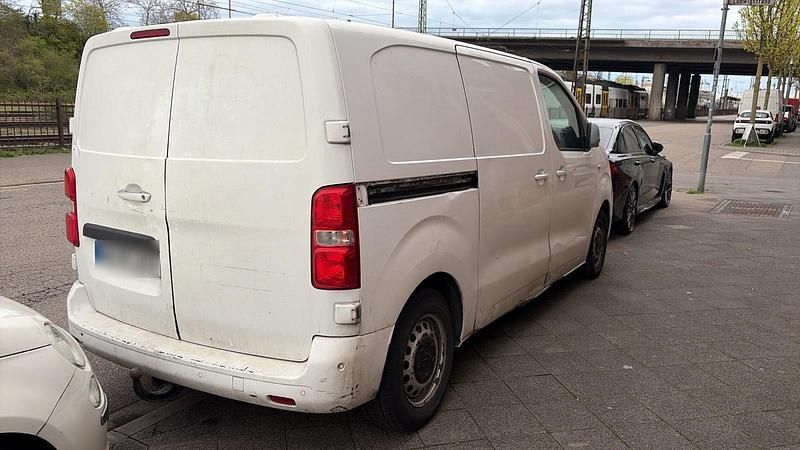 Gebraucht Citroën Jumpy 150 PS (110 kW) 2018 Weiß Van / Kleinbus