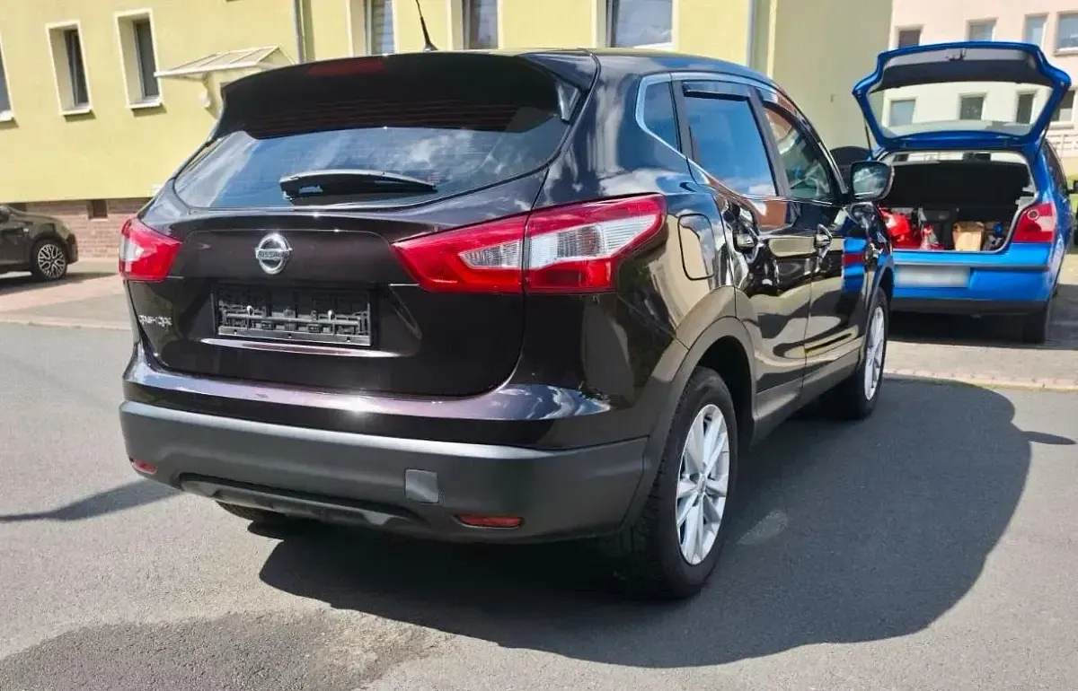 Gebraucht Nissan Qashqai 116 PS (85 kW) 2017 Violet SUV