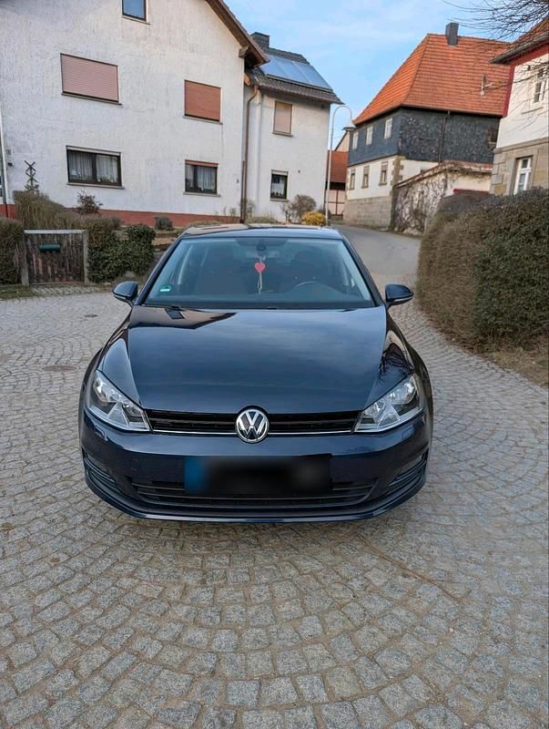 Gebraucht VW Golf VII 105 PS (77 kW) 2013 Blau Kleinwagen