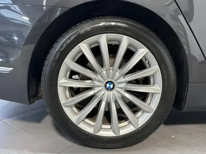 Gebraucht BMW 730 Sport Line 265 PS (194 kW) 2018 Sophistograu Limousine