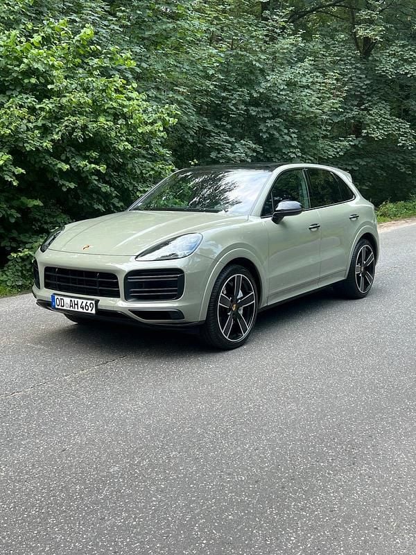 Weiß Gebraucht 2019 Porsche Cayenne Turbo SUV | 72.900 € (Superpreis) - Bild 1/4