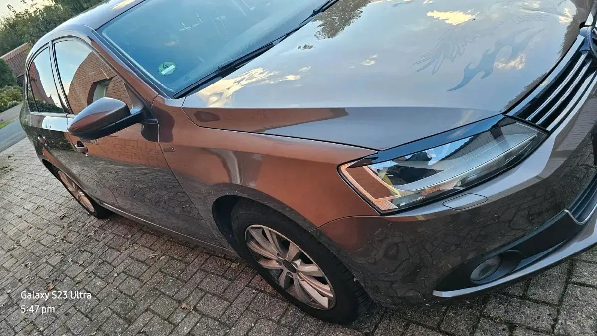 Gebraucht VW Jetta Life 122 PS (89 kW) 2014 Braun Limousine