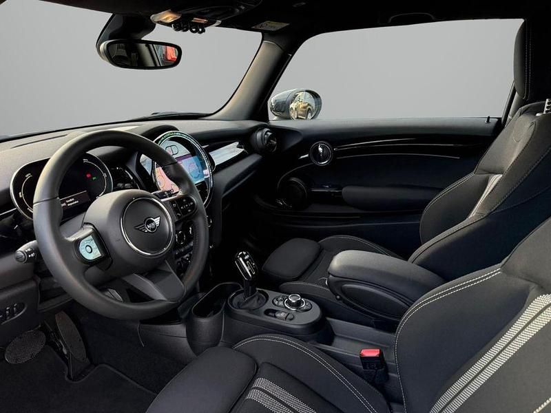 Gebraucht Mini Cooper SE Classic 135 kW (184 PS) 2024 Silber Kleinwagen