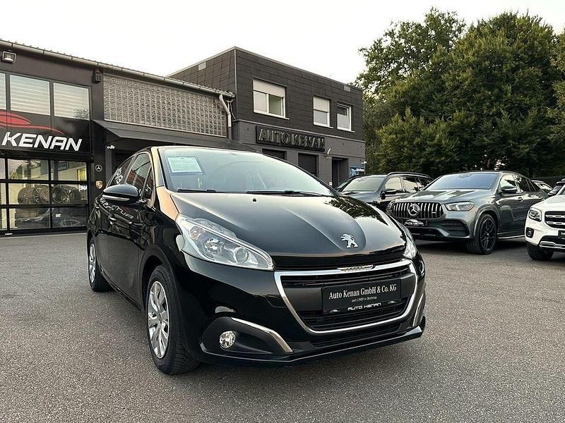 Noir perla nera (metallic) Gebraucht 2019 Peugeot 208 Active Kleinwagen | 8.390 € (Superpreis) - Bild 1/4