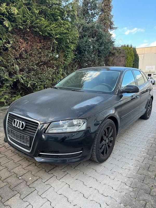 Gebraucht Audi A3 Ambiente 105 PS (77 kW) 2011 Schwarz Kleinwagen