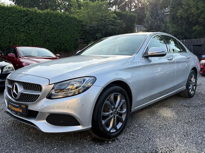 Silber Gebraucht 2018 Mercedes C180 Limousine | 17.800 € (Fairer Preis) - Bild 1/4