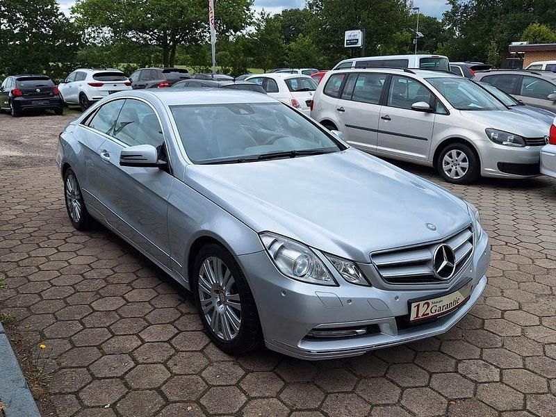 Gebraucht Mercedes E350 292 PS (214 kW) 2011 Silber Coupé