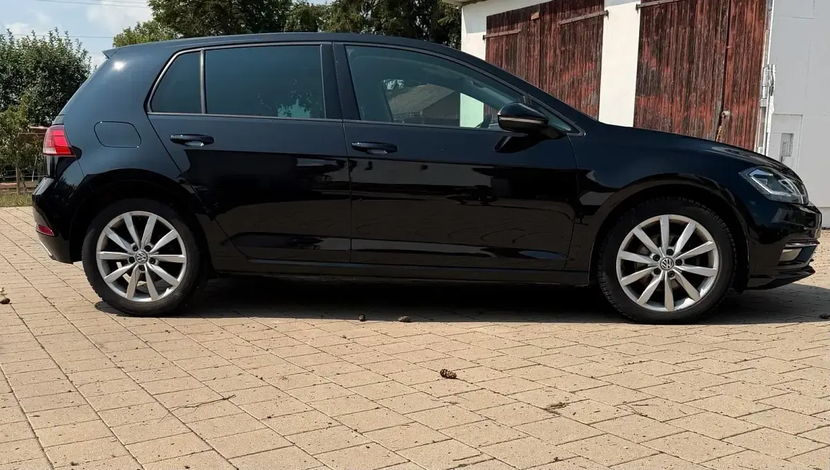 Gebraucht VW Golf VII Highline 125 PS (91 kW) 2017 Schwarz Limousine