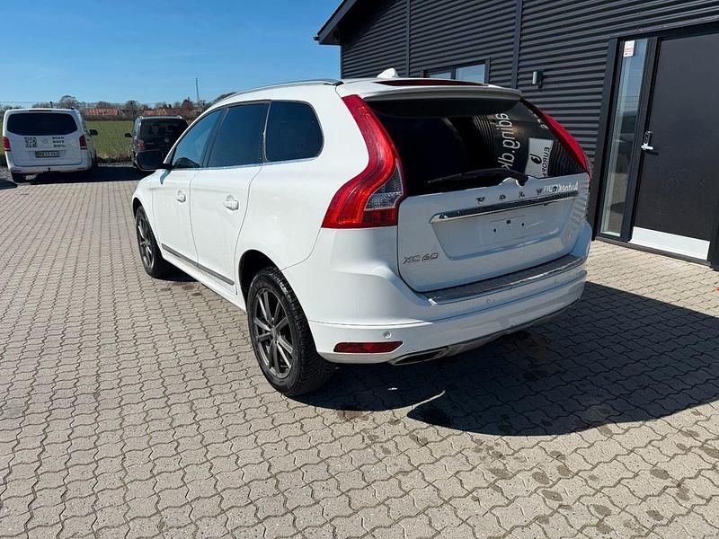 Gebraucht Volvo XC60 Summum 190 PS (139 kW) 2017 Weiß SUV