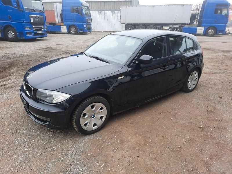 Gebraucht BMW 116 122 PS (89 kW) 2009 Schwarz Kleinwagen